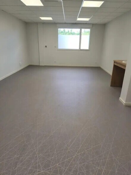 Bureau dans Saint-Cyr-sur-Menthon à louer - Photo de l’immeuble – Image 1 sur 7
