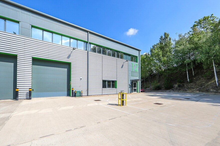 35 Edgington Way, Sidcup à louer - Photo de l’immeuble – Image 2 sur 7