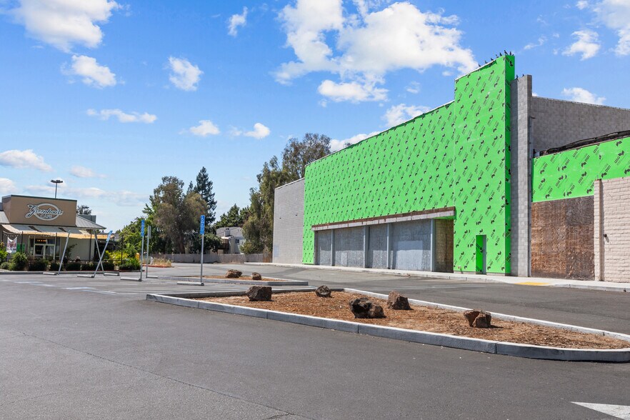 8501 Auburn Blvd, Citrus Heights, CA à vendre - Photo de l’immeuble – Image 2 sur 59