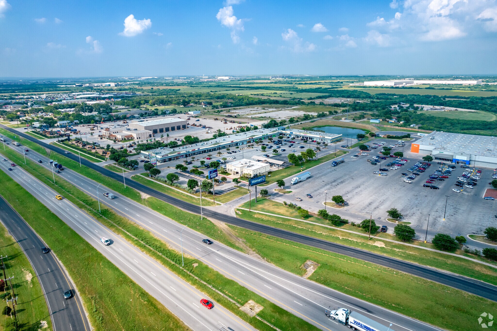 2000 SE Loop 410, San Antonio, TX à louer Aérien– Image 1 sur 34