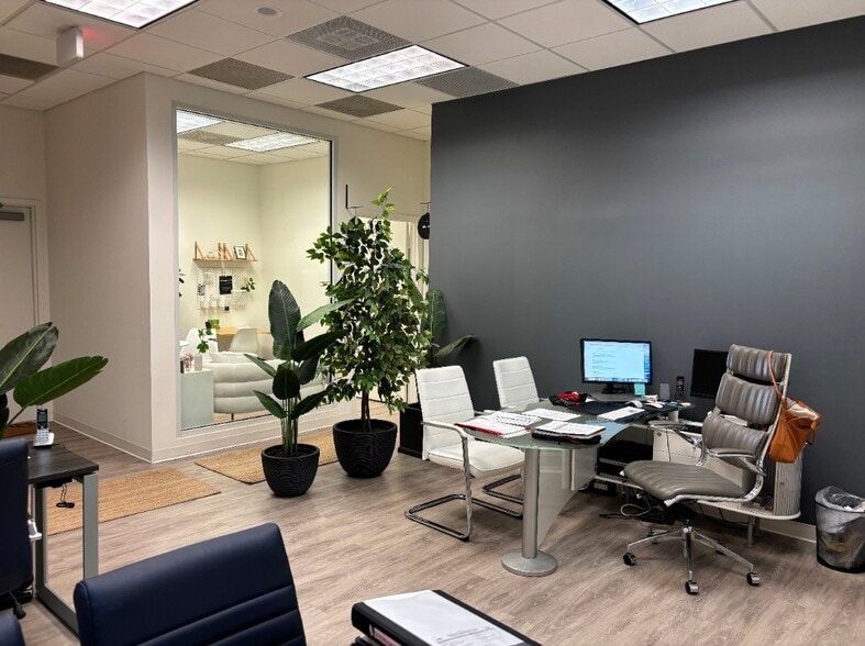 2141 N Commerce Pkwy, Weston, FL à louer - Photo intérieure – Image 2 sur 8