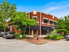 5 Biltmore Plz, Asheville, NC à louer Photo intérieure– Image 1 sur 30