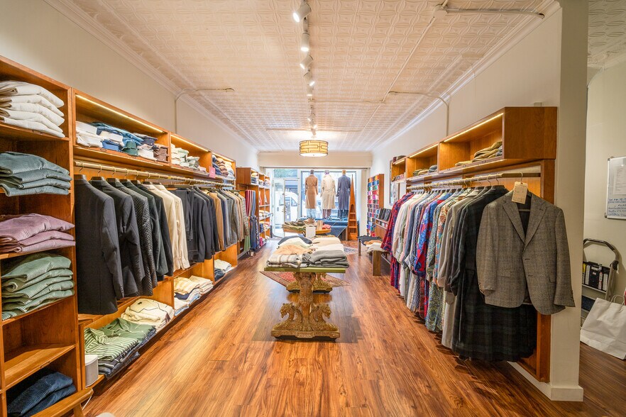 970 Lexington Ave, New York, NY à louer - Photo de l’immeuble – Image 3 sur 8