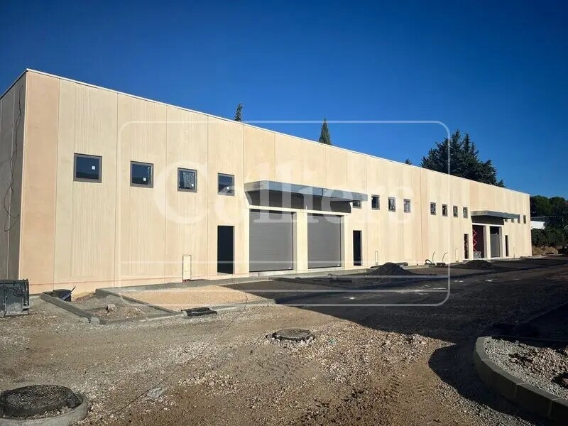 Local d’activités dans Les Pennes-Mirabeau à louer Photo de l’immeuble– Image 1 sur 8