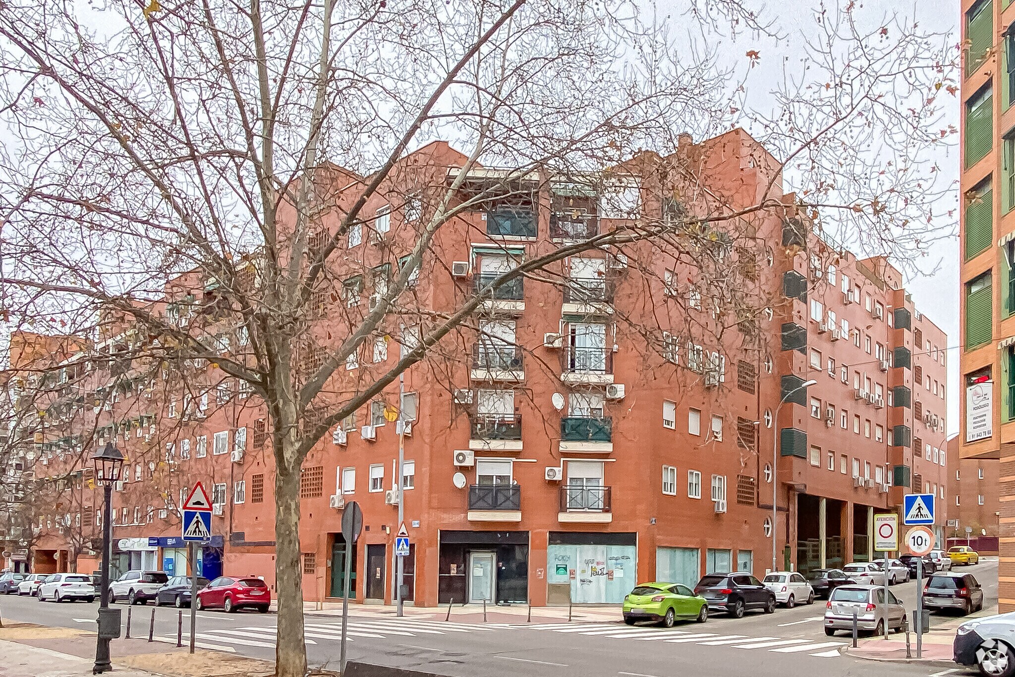 Immeuble residentiel dans Alcorcón, Madrid à vendre Photo principale– Image 1 sur 2