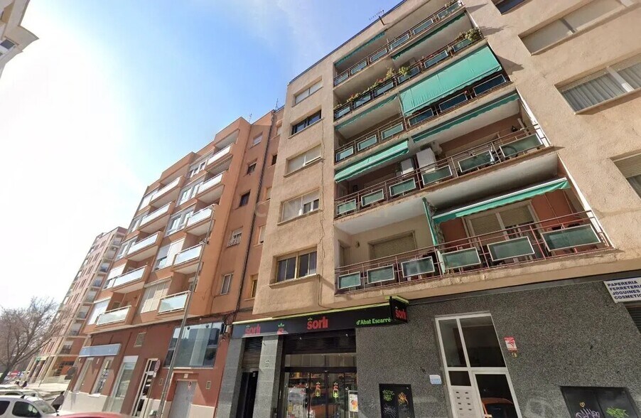 Immeuble residentiel dans Sabadell, Barcelona à vendre - Photo de l’immeuble – Image 2 sur 5