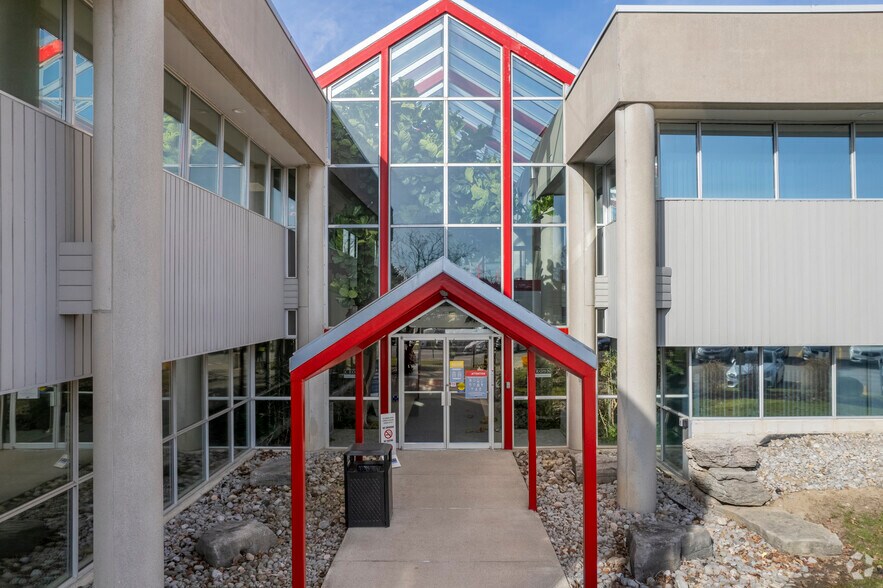 30 Centurian Dr, Markham, ON à louer - Photo de l’immeuble – Image 3 sur 6