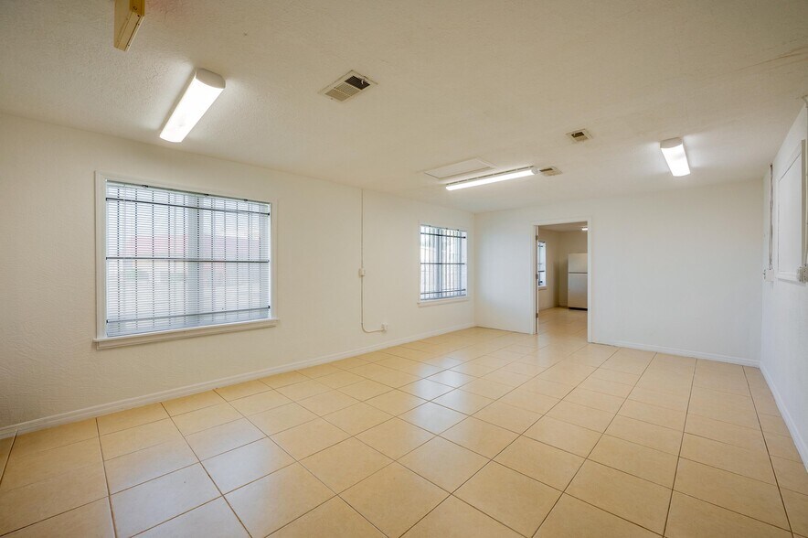 923 Beach St, Daytona Beach, FL à louer - Photo de l’immeuble – Image 2 sur 25