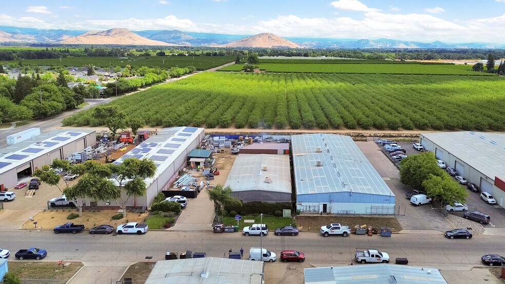 1848 Industrial Way, Sanger, CA à louer - Aérien – Image 2 sur 17