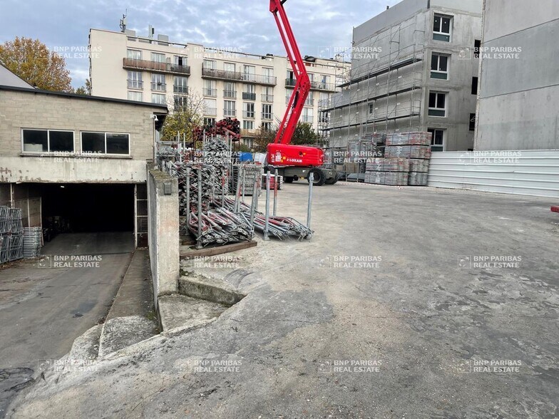 Local d’activités dans Ivry-sur-Seine à louer - Photo de l’immeuble – Image 2 sur 9