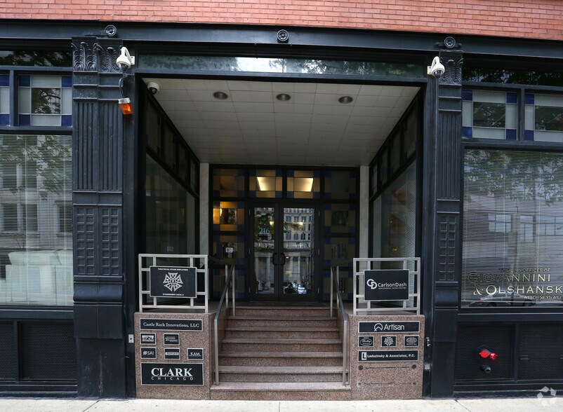 216 S Jefferson St, Chicago, IL à louer - Photo de l’immeuble – Image 3 sur 63