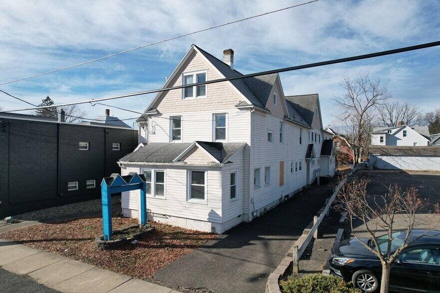 24 Madison Ave, Endicott, NY à vendre - Photo de l’immeuble – Image 2 sur 41