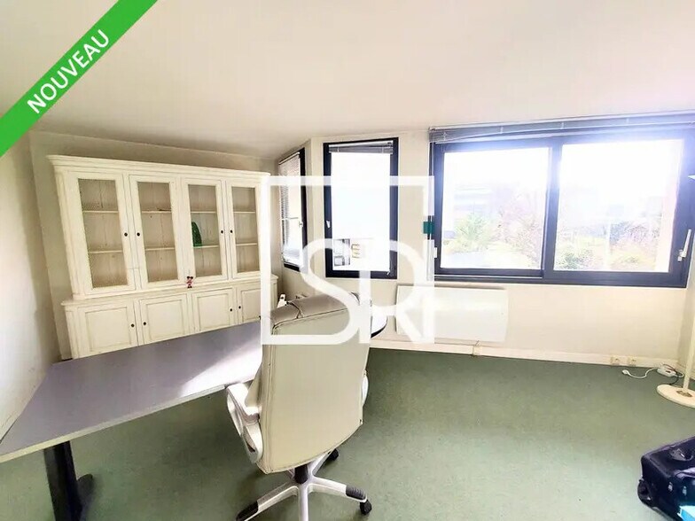 Bureau dans Riom à vendre - Photo intérieure – Image 2 sur 12