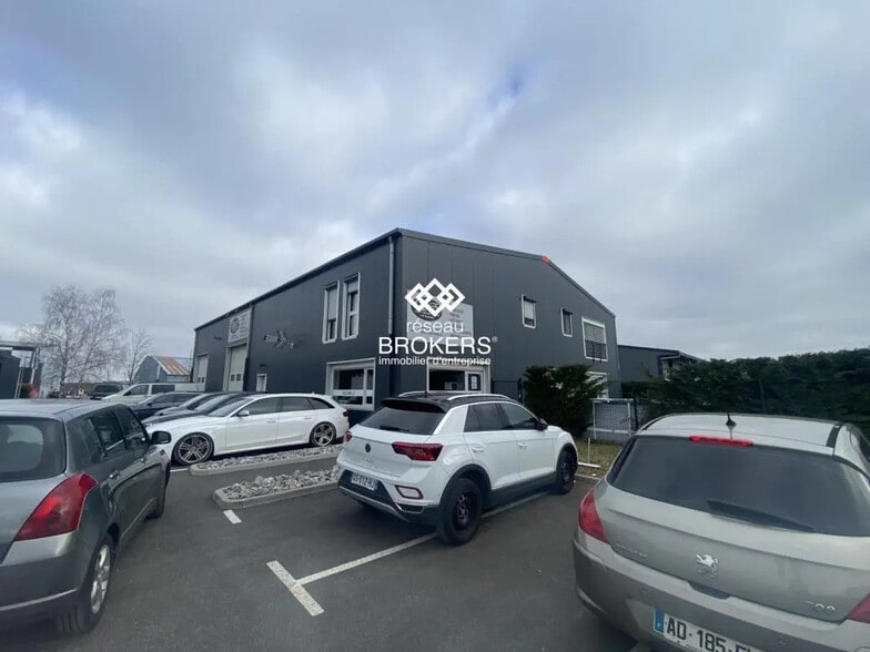 Local d'activités dans Viry à vendre - Photo de l’immeuble – Image 3 sur 15