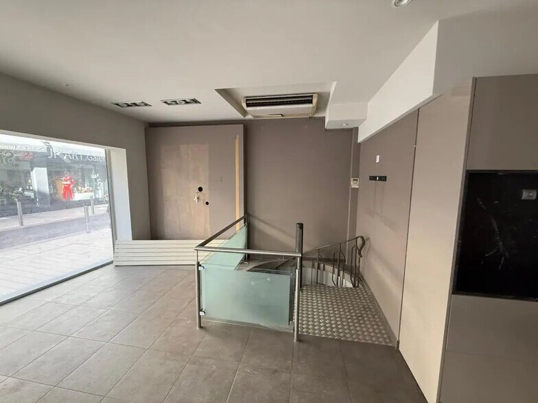 Local commercial dans Cannes à louer - Photo de l’immeuble – Image 3 sur 7