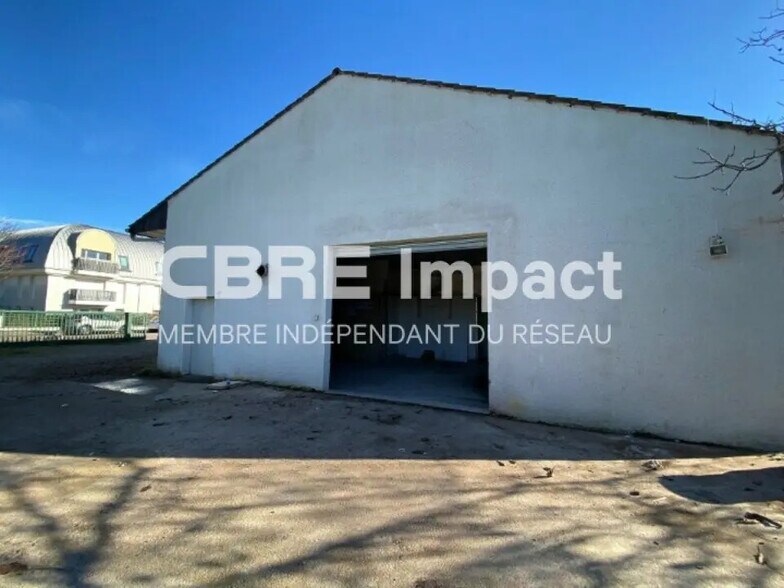 Local d’activités dans Perrigny-lès-Dijon à louer - Photo de l’immeuble – Image 1 sur 7