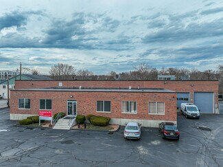 Plus de détails pour 137-139 California St, Newton, MA - Industriel/Logistique à vendre