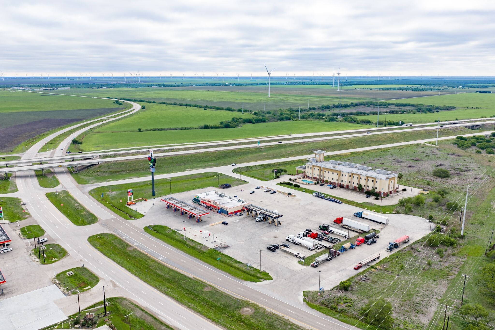 10538 N Highway 359, Mathis, TX à vendre Photo principale– Image 1 sur 6