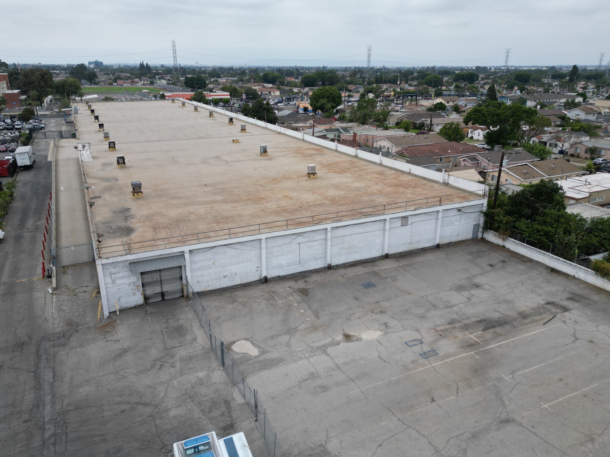 4095 Firestone Blvd, South Gate, CA à louer Photo de l’immeuble– Image 1 sur 5