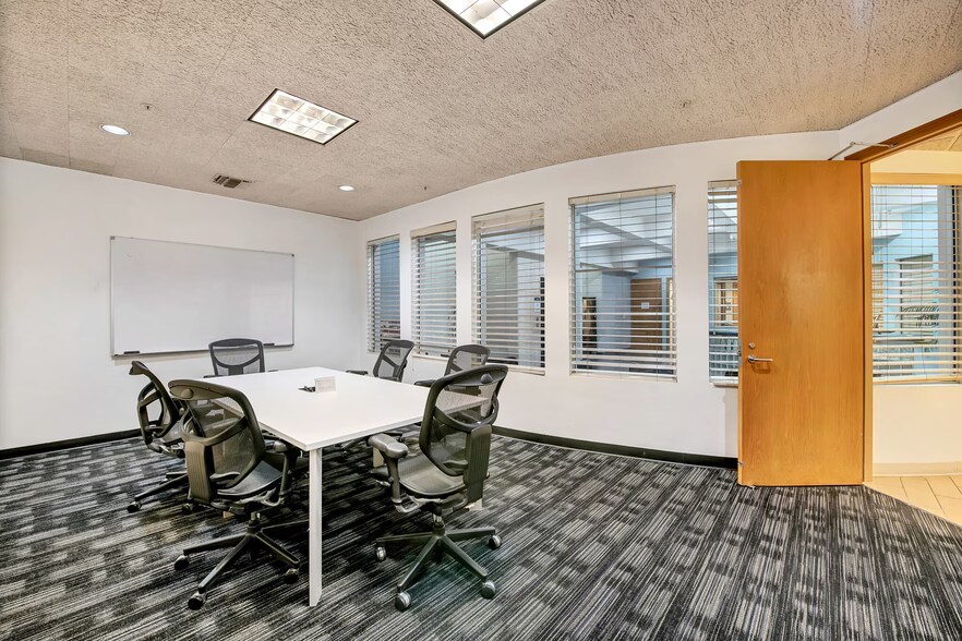 201 Wilshire Blvd, Santa Monica, CA à louer - Photo de l’immeuble – Image 3 sur 10
