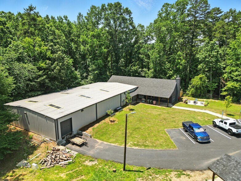108 Beam Dr, Mooresville, NC à vendre - Photo de l’immeuble – Image 2 sur 30