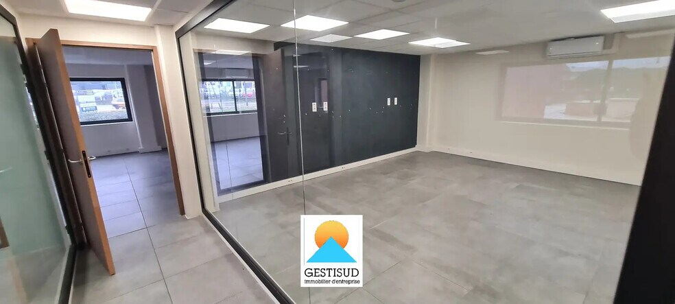 Bureau dans Aubagne à louer - Photo de l’immeuble – Image 3 sur 4