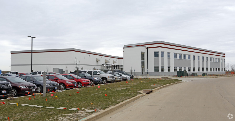 1604 Rion Dr, Champaign, IL à louer - Photo de l’immeuble – Image 1 sur 2
