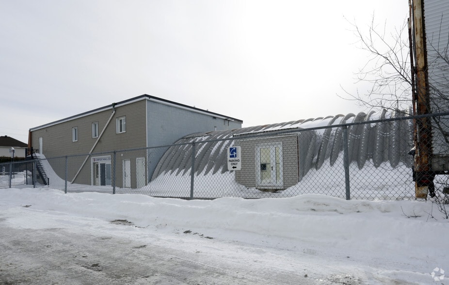 1521 Sieveright Rd, Ottawa, ON à louer - Photo de l’immeuble – Image 2 sur 2