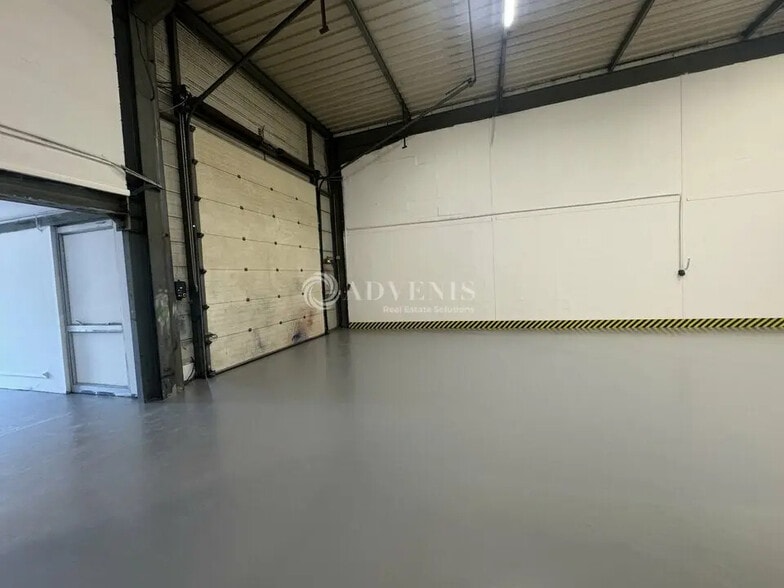 Local d’activités dans Gonesse à louer - Photo intérieure – Image 2 sur 9