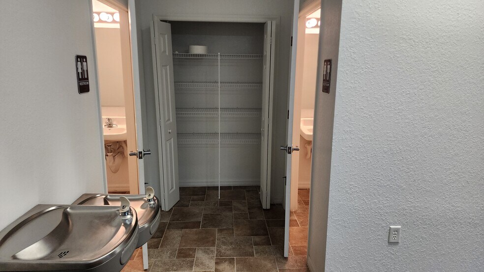 16332 Cortez Blvd, Brooksville, FL à louer - Photo de l’immeuble – Image 2 sur 22