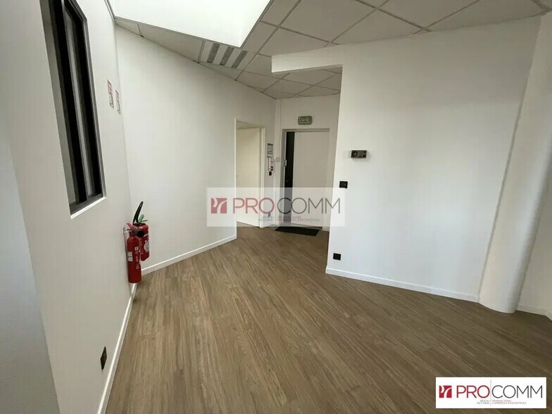 Bureau dans Chartres à louer - Photo de l’immeuble – Image 3 sur 12