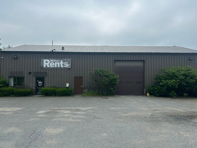 22 Old Rd, Plaistow, NH à louer - Photo principale – Image 1 sur 9