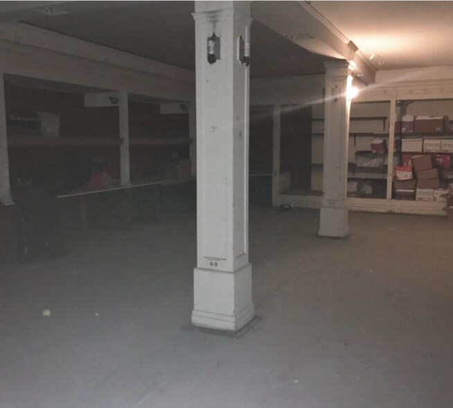 2701 N Clark St, Chicago, IL à louer - Photo de l’immeuble – Image 3 sur 10