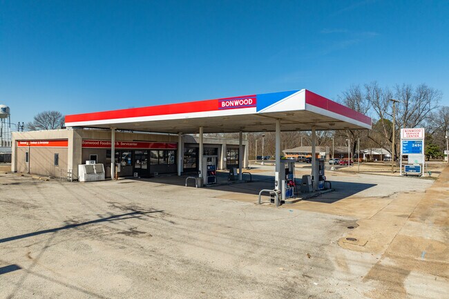 Plus de détails pour 1911 S Highland Ave, Jackson, TN - Local commercial à louer