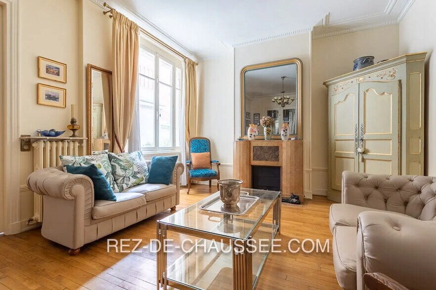 Bureau dans Paris à vendre - Photo de l’immeuble – Image 2 sur 10