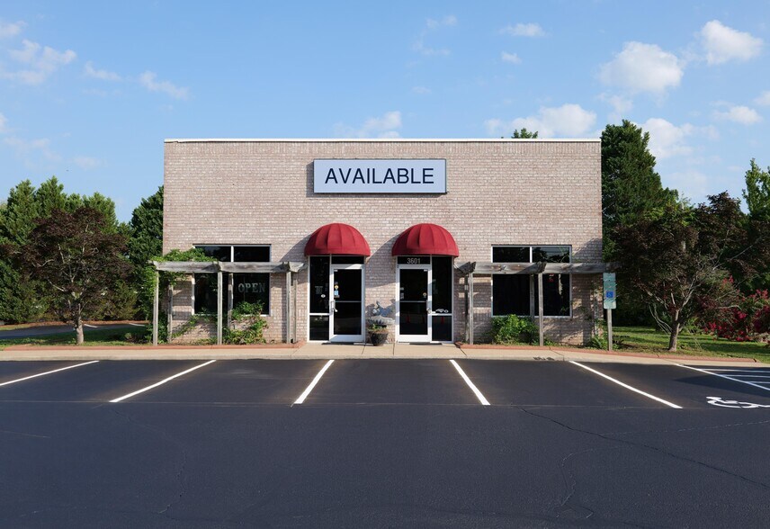 3601 Airport Blvd NW, Wilson, NC à louer - Photo de l’immeuble – Image 1 sur 7