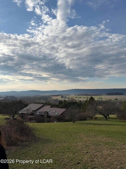 8 Mountain rd, Sugarloaf, PA à vendre - Photo de l’immeuble – Image 2 sur 5