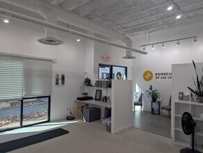 5980 S Rainbow Blvd, Las Vegas, NV à louer Photo intérieure– Image 2 sur 14