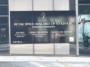 157 W 57th St, New York, NY à louer Photo de l’immeuble– Image 2 sur 2