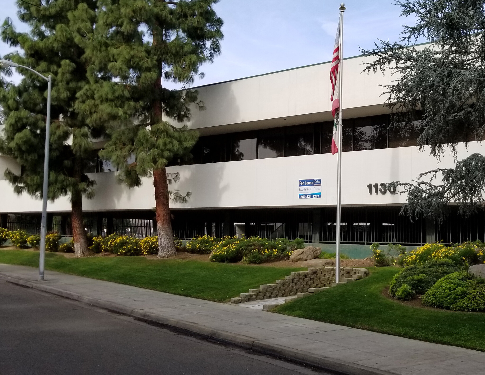 1130 E Shaw Ave, Fresno, CA à louer Photo de l’immeuble– Image 1 sur 2