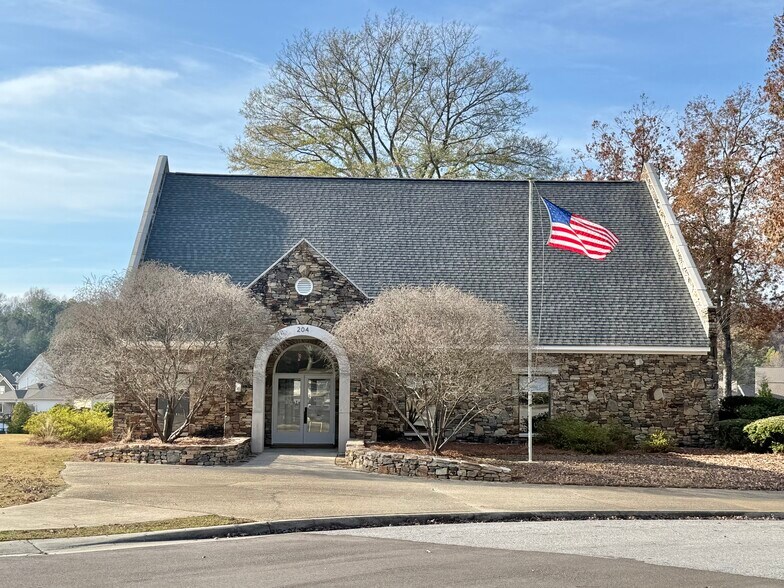 204 Griffin Park Dr, Birmingham, AL à vendre - Photo principale – Image 1 sur 77
