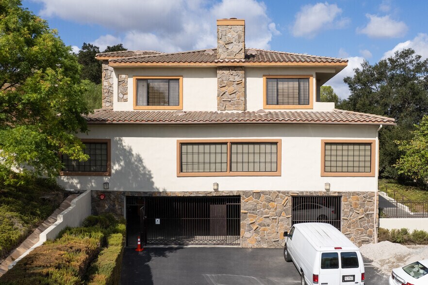 28118 Agoura Rd, Agoura Hills, CA à vendre - Photo de l’immeuble – Image 3 sur 4