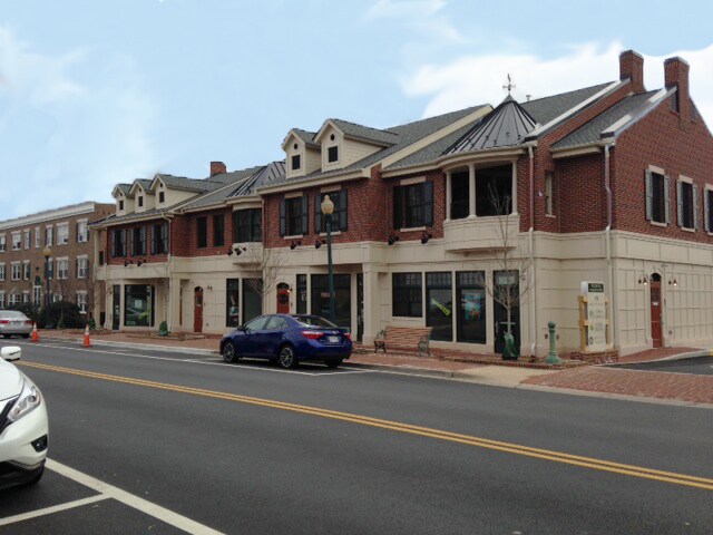 110-116 Church St NW, Vienna, VA à louer - Photo de l’immeuble – Image 3 sur 4