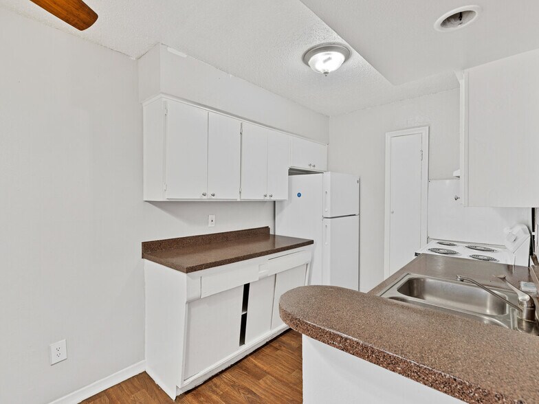 821-831 S Nursery Rd, Irving, TX à vendre - Photo de l’immeuble – Image 2 sur 6