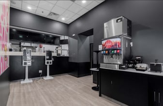 215-229 Church St, Toronto, ON à louer Photo intérieure– Image 2 sur 5