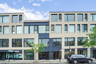 7472-7480 Rue Saint-Hubert, Montréal, QC à louer Photo de l’immeuble– Image 1 sur 10