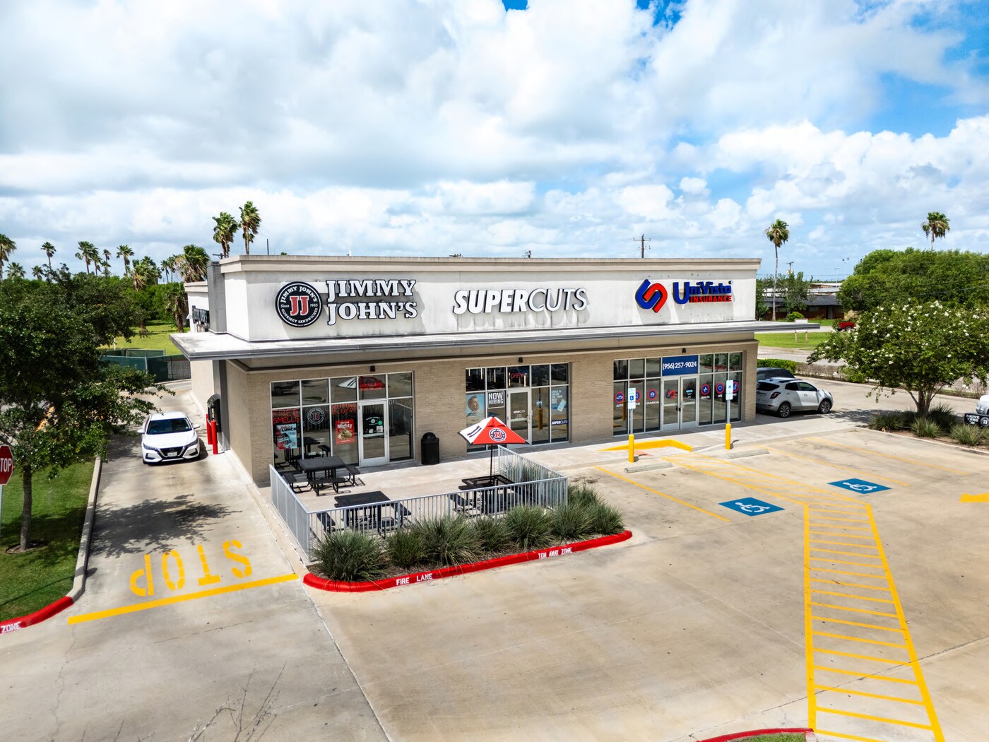 1802 S 77 Sunshine Strip, Harlingen, TX à vendre Photo de l’immeuble– Image 1 sur 12