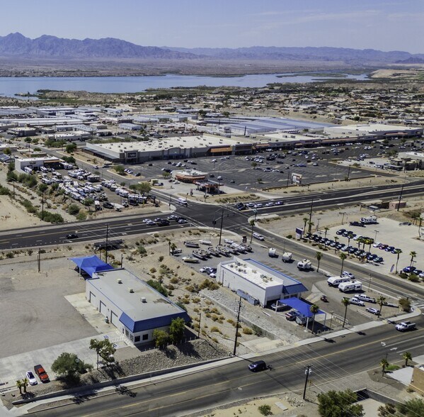 951 Lake Havasu Ave N, Lake Havasu City, AZ à louer - Photo principale – Image 1 sur 79