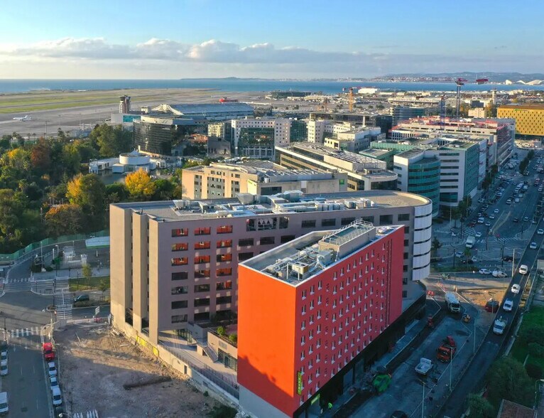 Bureau dans Nice à louer - Photo de l’immeuble – Image 3 sur 32