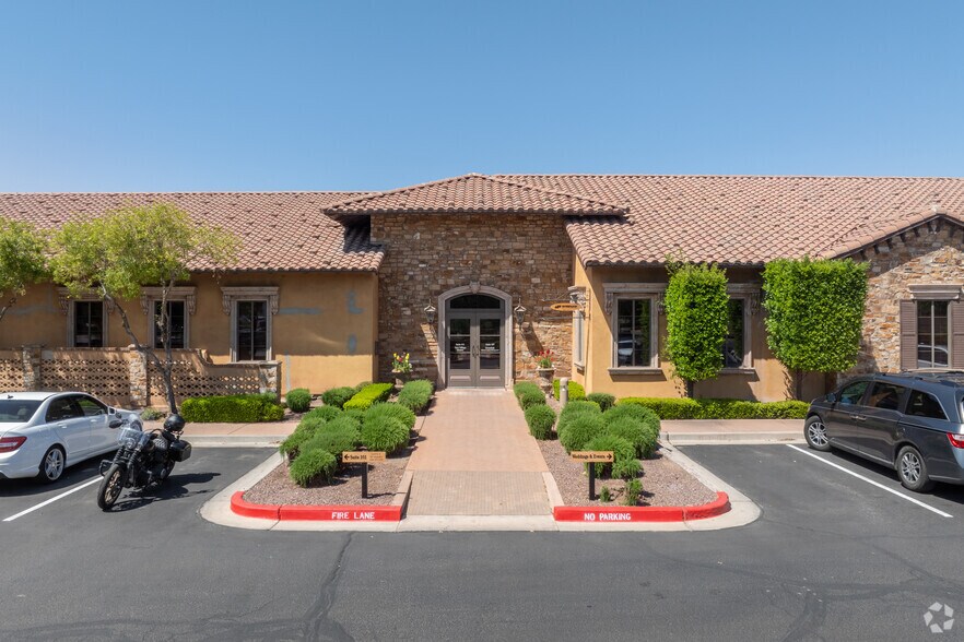 890 W Elliot Rd, Gilbert, AZ à louer - Photo de l’immeuble – Image 3 sur 30